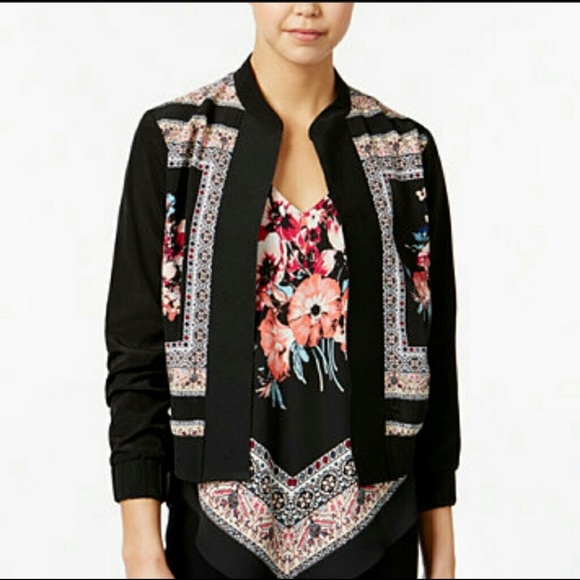 Iz Byer Jackets & Blazers - 🍓NWT IZ Byer Beautiful Floral Jacket